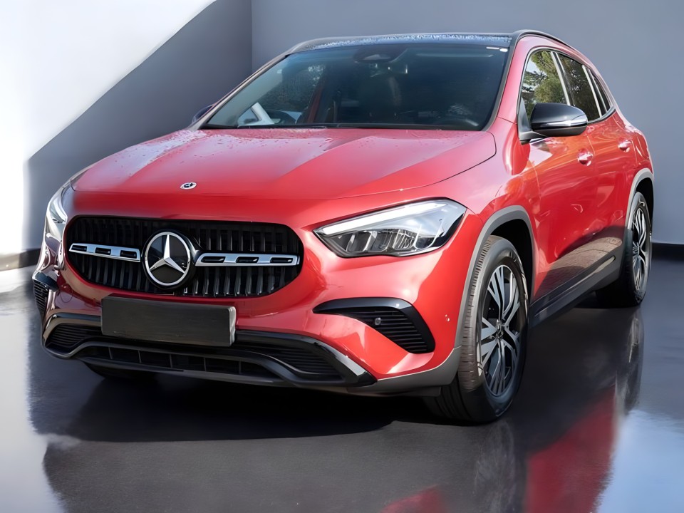 Mercedes-Benz GLA 180 AMG Line (2)