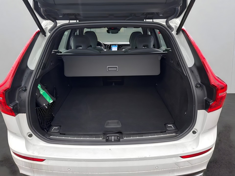 Volvo XC 60 T8 R-Design Recharge - foto 17