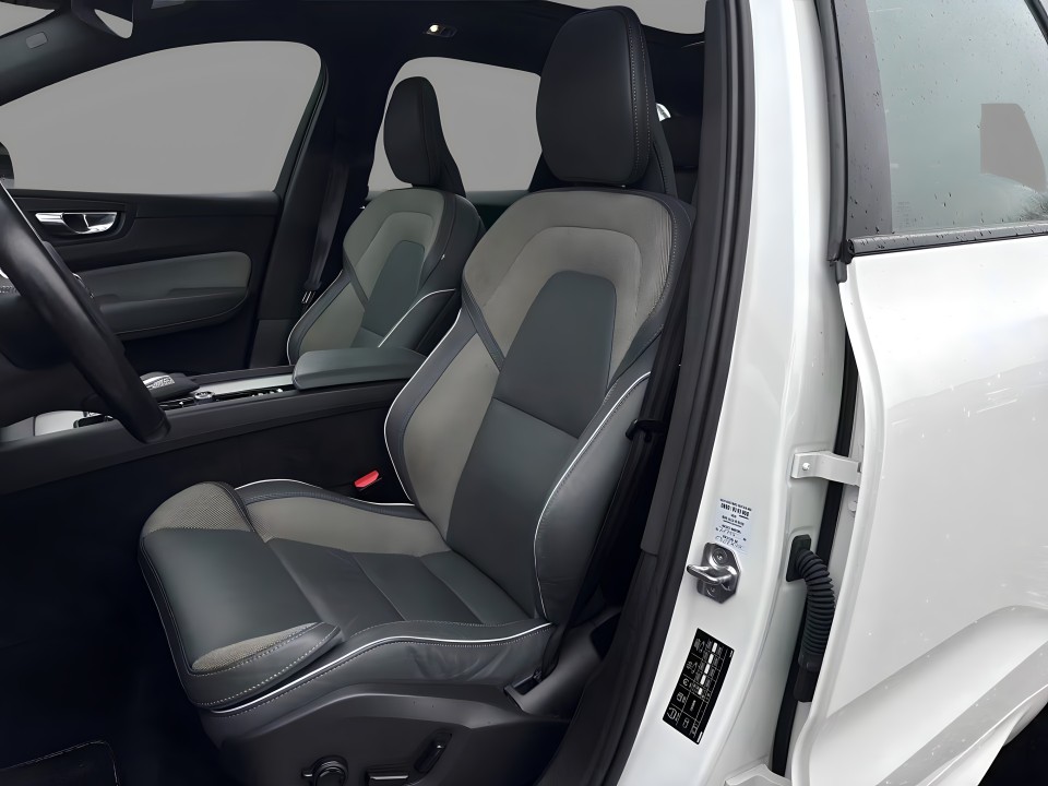 Volvo XC 60 T8 R-Design Recharge - foto 10