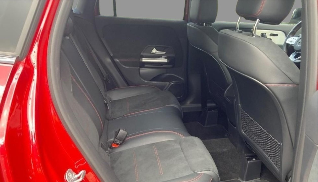 Mercedes-Benz GLA 250 4MATIC AMG Line (5)