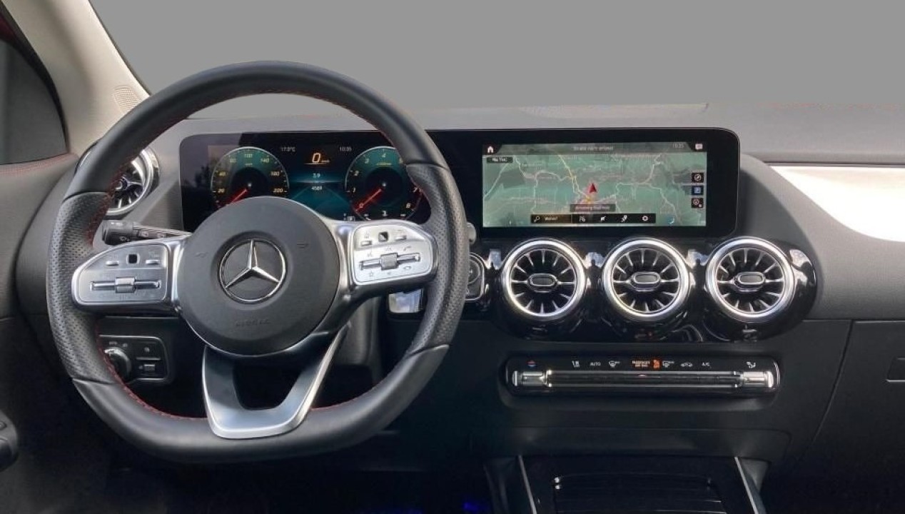 Mercedes-Benz GLA 250 4MATIC AMG Line (4)
