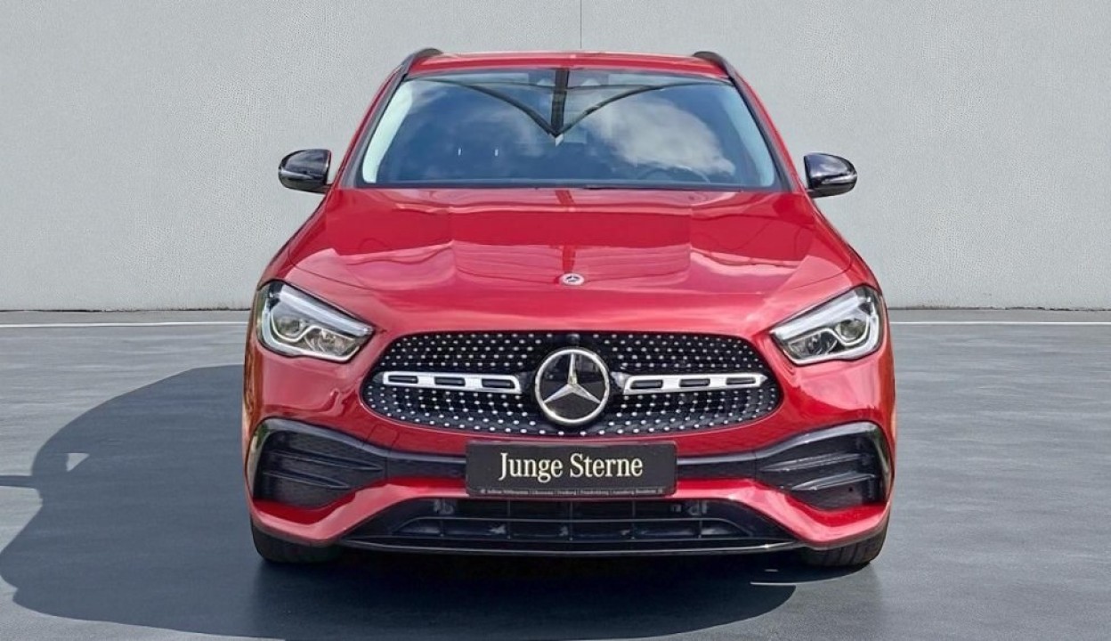 Mercedes-Benz GLA 250 4MATIC AMG Line (2)