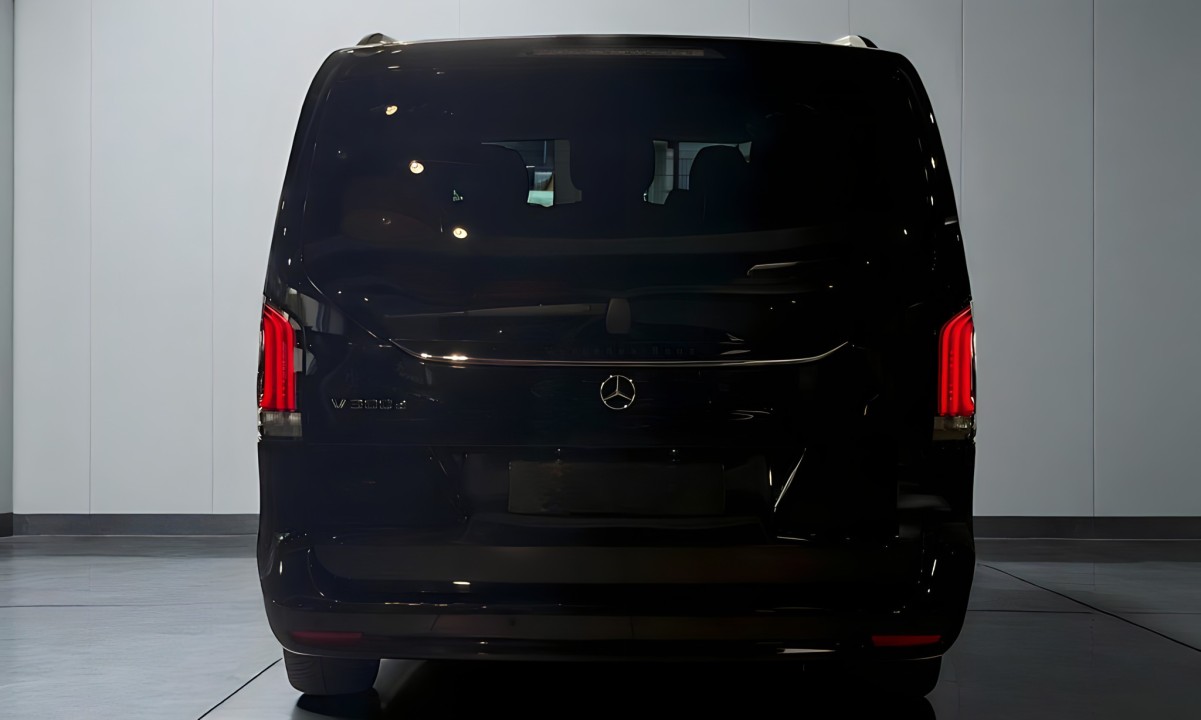 Mercedes-Benz V 300d Avantgarde Extralong (5)