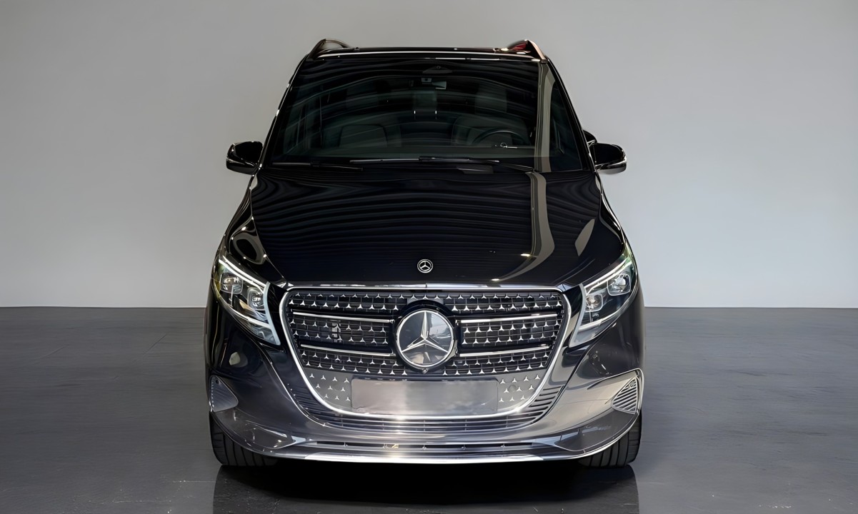 Mercedes-Benz V 300d Avantgarde Extralong (2)