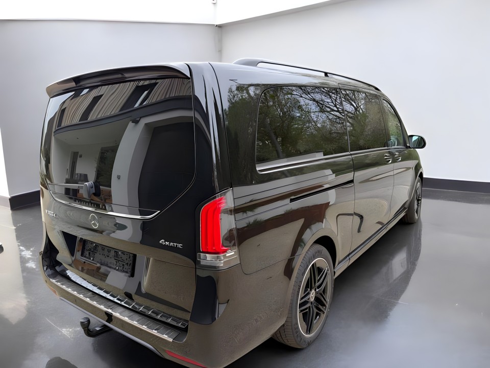 Mercedes-Benz V 300d 4MATIC Extralong AMG Line (3)
