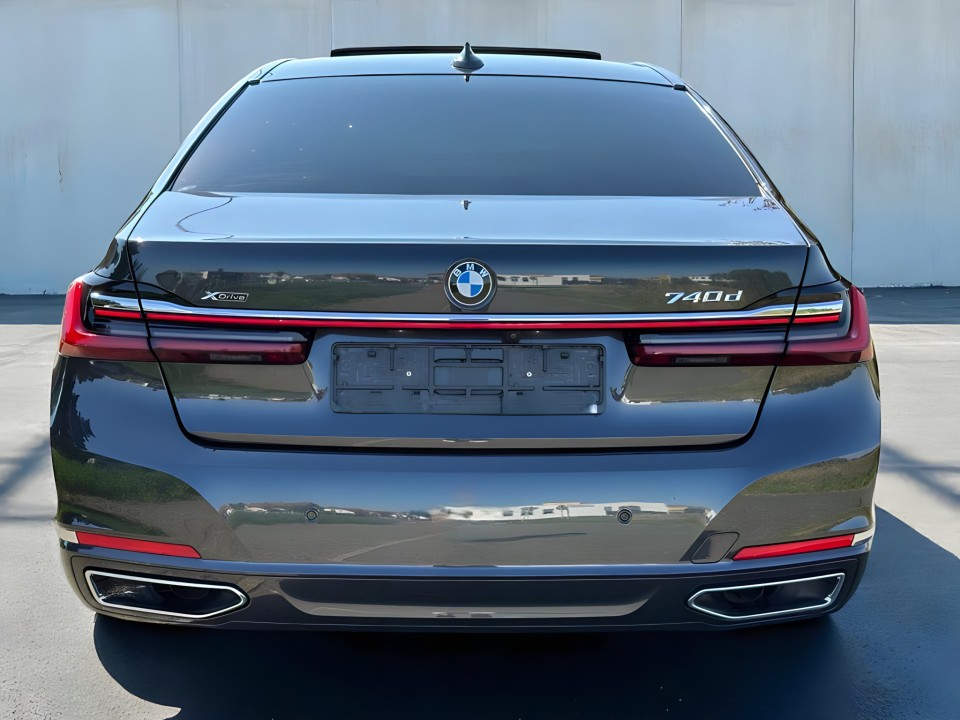 BMW Seria 7 740d xDrive (3)