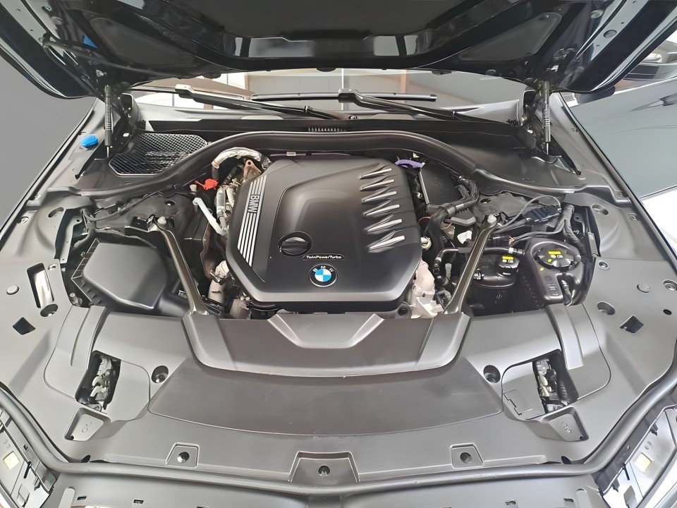 BMW Seria 7 730d xDrive M-Sport - foto 13