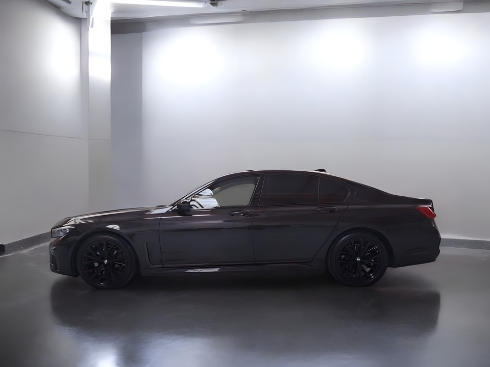 BMW Seria 7 730d xDrive M-Sport (3)