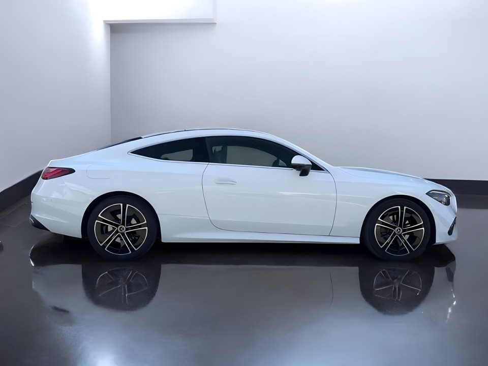 Mercedes-Benz CLE 200 4MATIC (2)