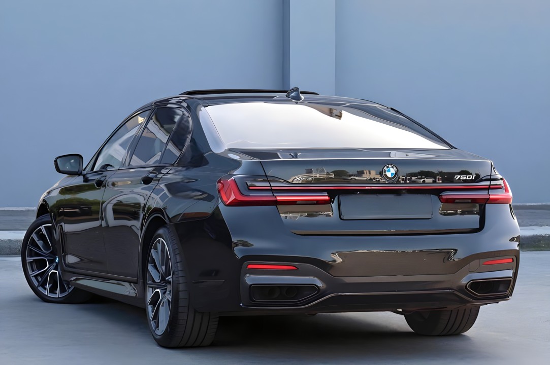 BMW Seria 7 750 i xDrive M Sport (5)