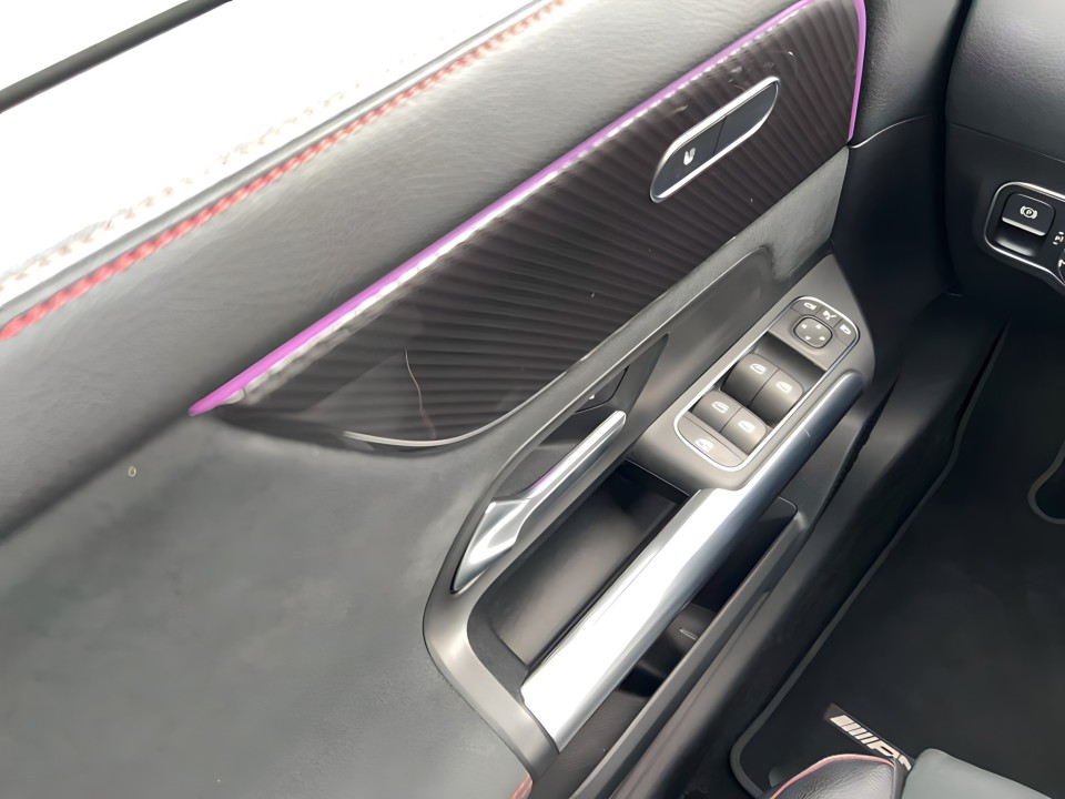 Mercedes-Benz GLA 250 4Matic AMG - foto 14