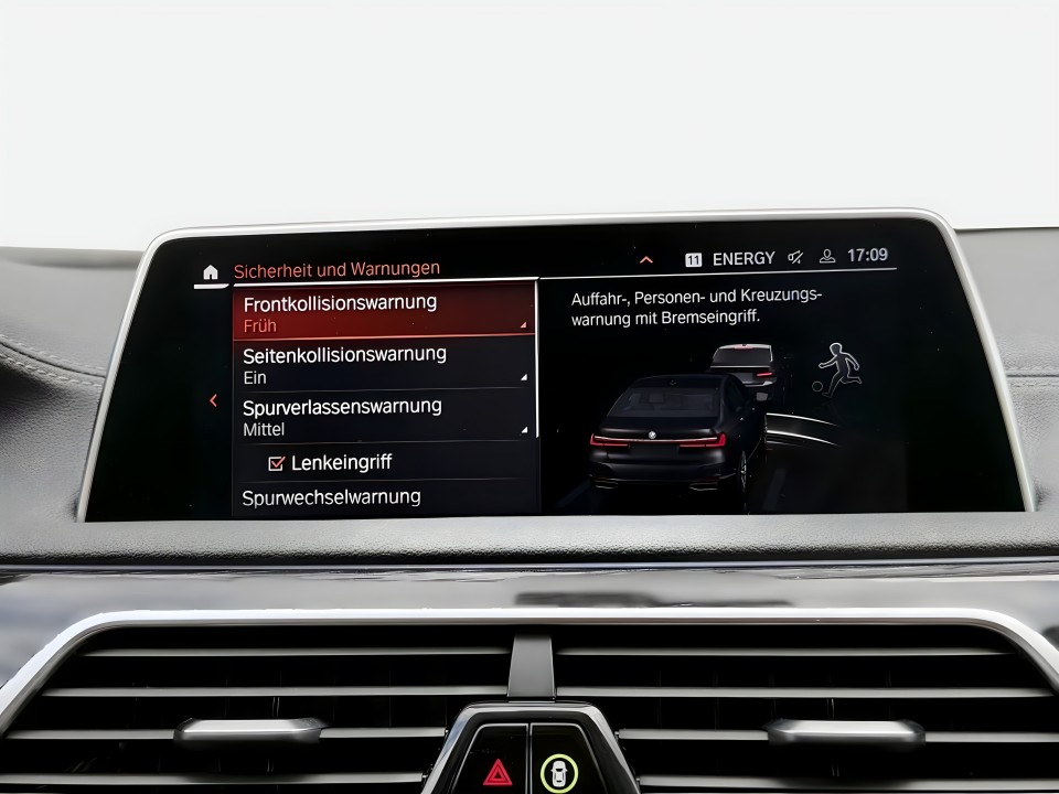 BMW Seria 7 745e - foto 13