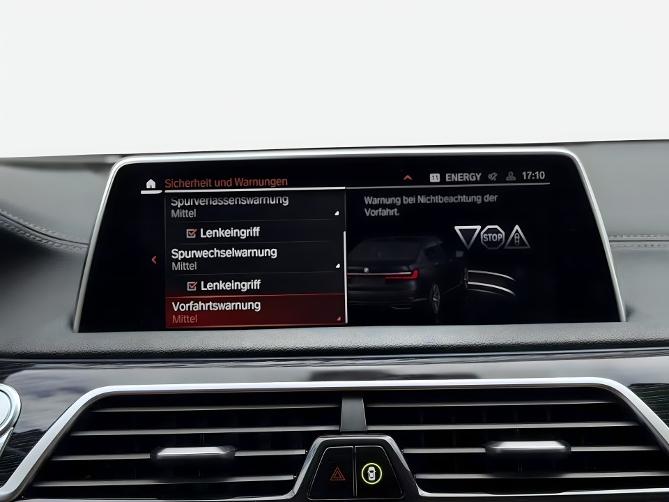 BMW Seria 7 745e - foto 14