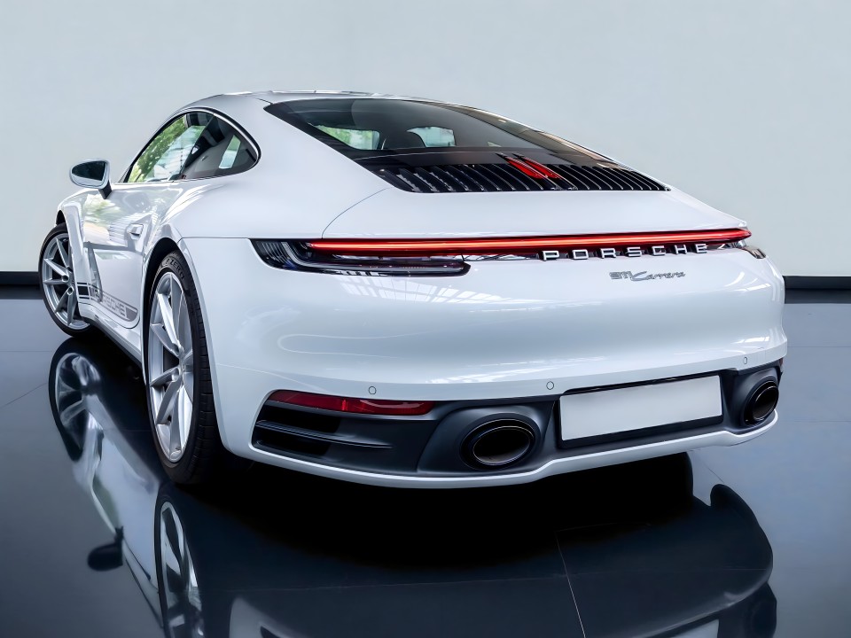 Porsche 911 Carrera (5)