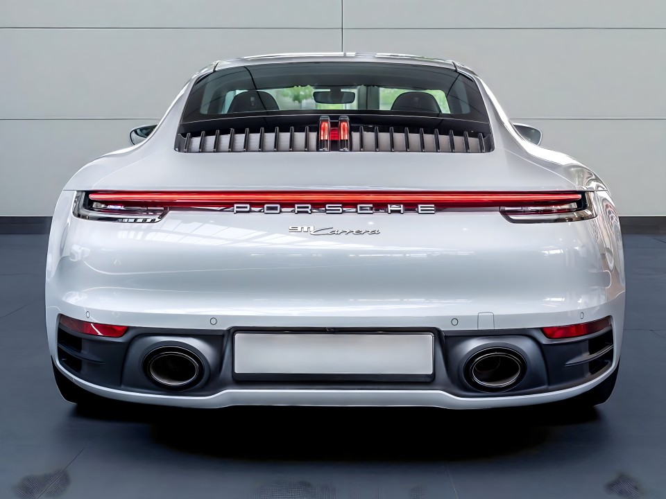 Porsche 911 Carrera (4)
