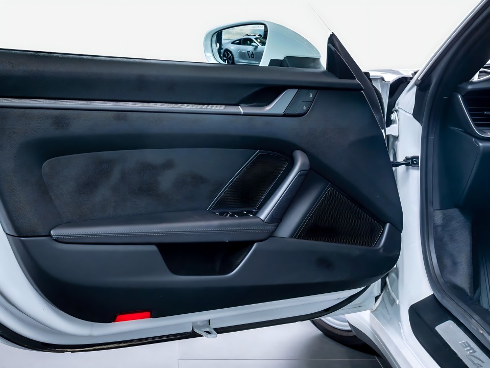 Porsche 911 Carrera - foto 11