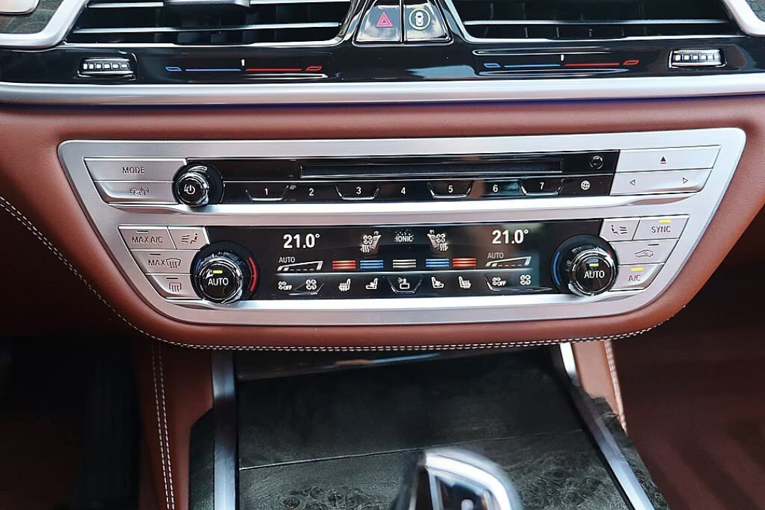 BMW Seria 7 740Ld xDrive - foto 15