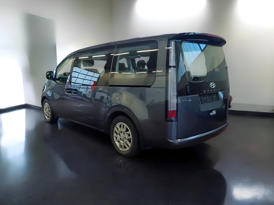 Hyundai Staria 2.2 CRDi AT 4WD TREND (4)