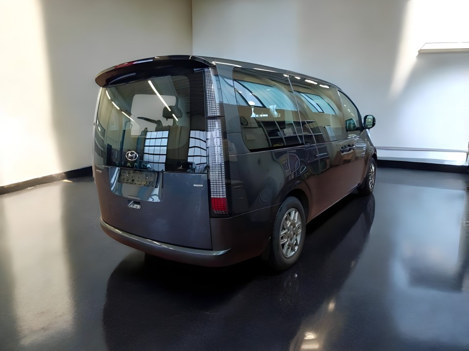 Hyundai Staria 2.2 CRDi AT 4WD TREND (2)