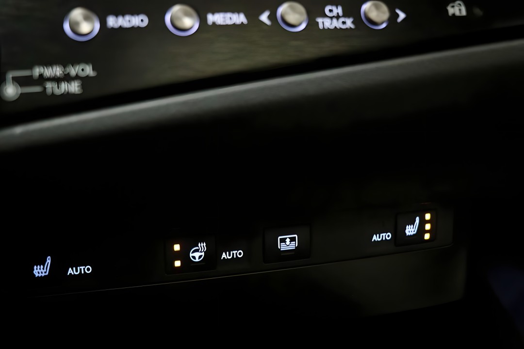 Lexus Seria ES 300h F Sport - foto 16