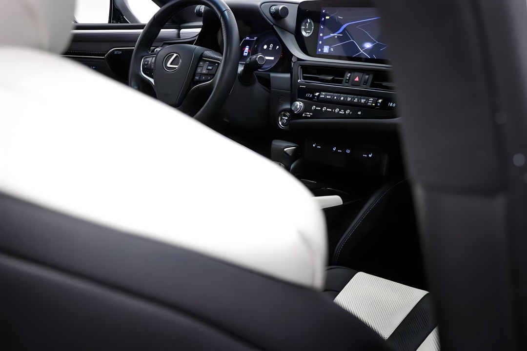 Lexus Seria ES 300h F Sport - foto 7