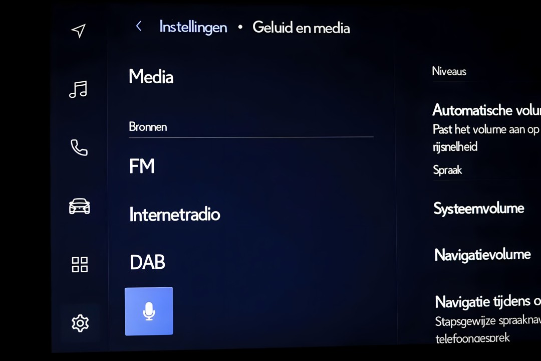 Lexus Seria ES 300h F Sport - foto 22