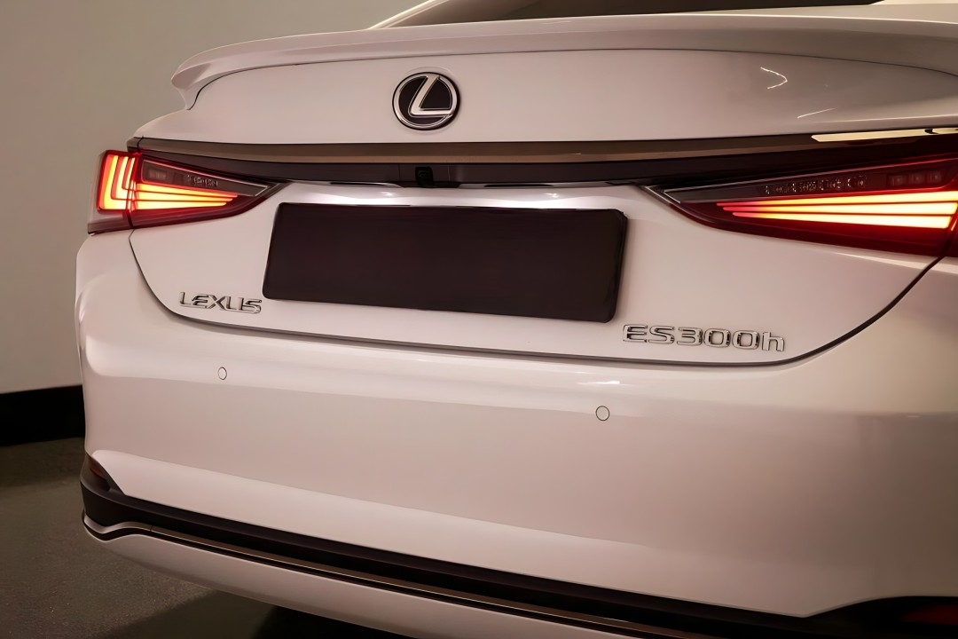 Lexus Seria ES 300h F Sport - foto 42