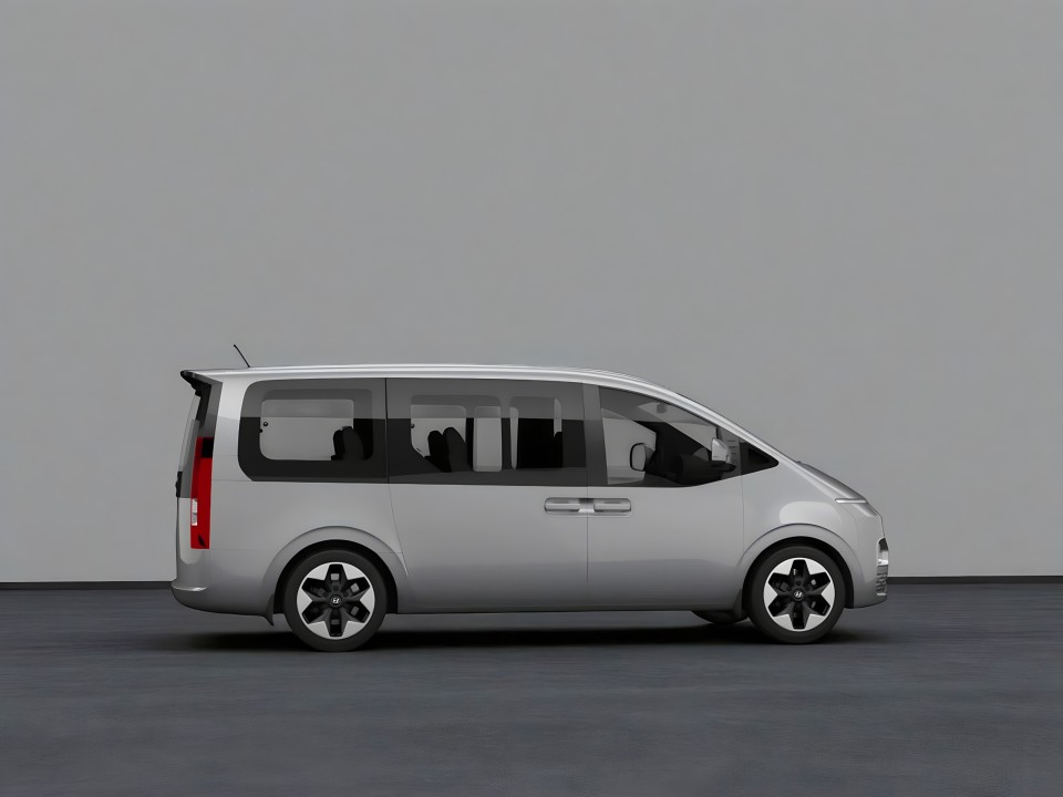 Hyundai Staria Signature 2.2CRDi AWD (2)