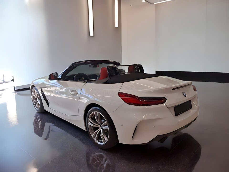 BMW Z4 sDrive20i M-Sport (3)