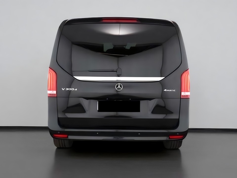 Mercedes-Benz V 300d 4MATIC AMG (5)