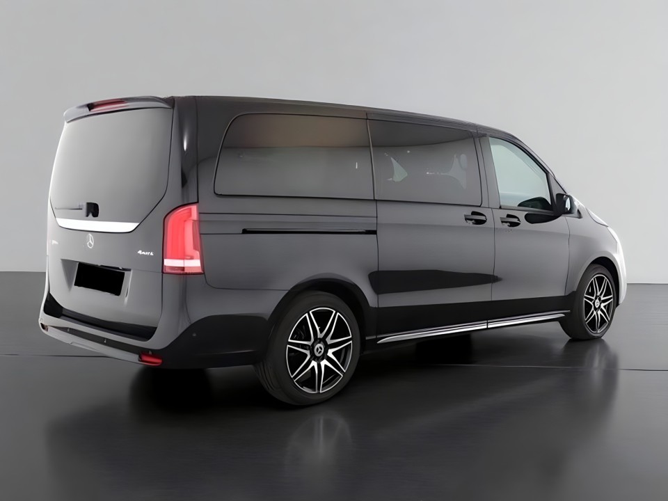 Mercedes-Benz V 300d 4MATIC AMG (4)