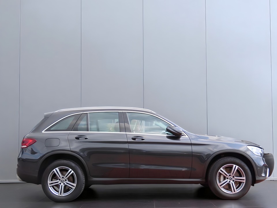 Mercedes-Benz GLC 300e 4MATIC (3)