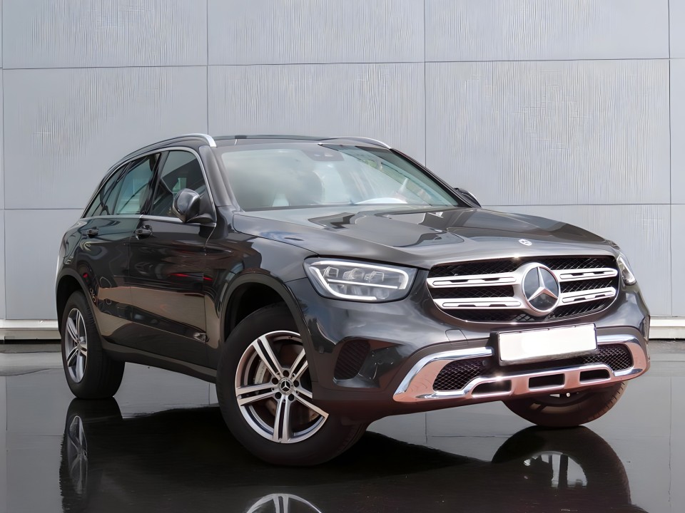 Mercedes-Benz GLC 300e 4MATIC (2)