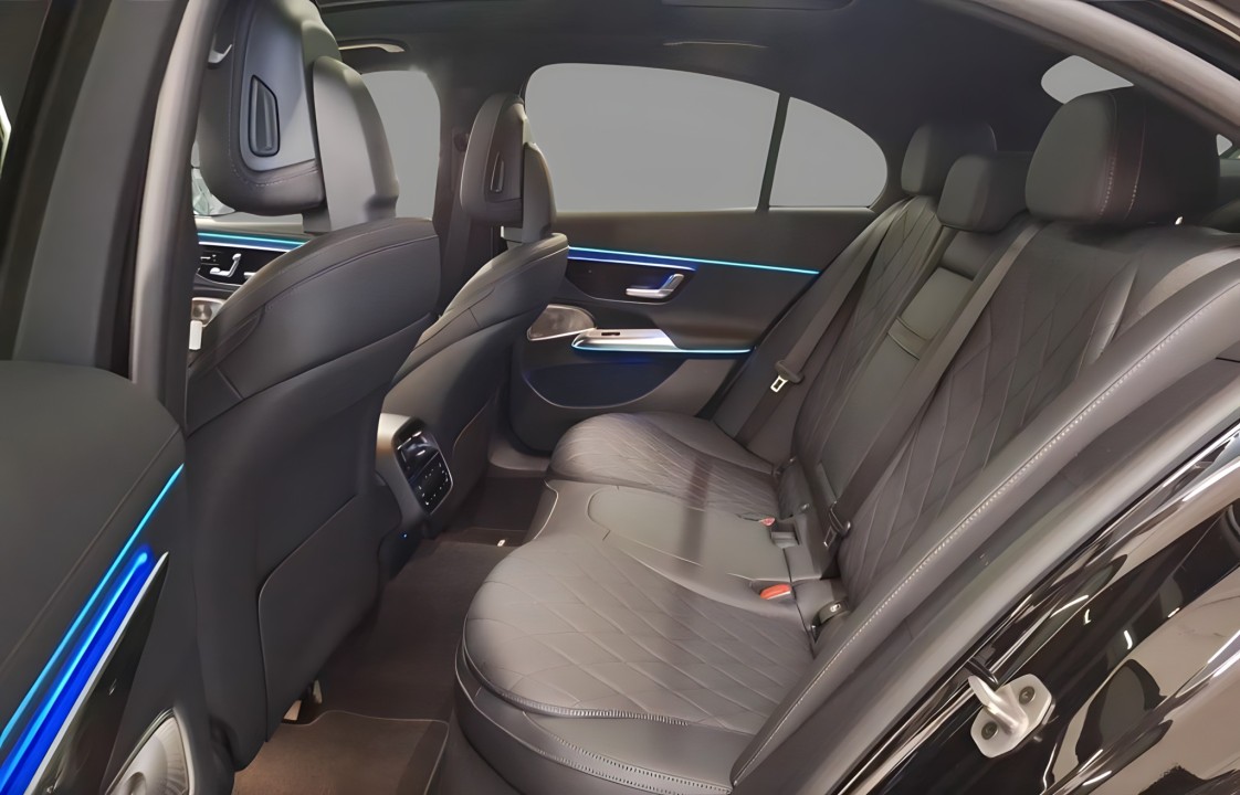 Mercedes-Benz E 300de 4MATIC AMG - foto 8