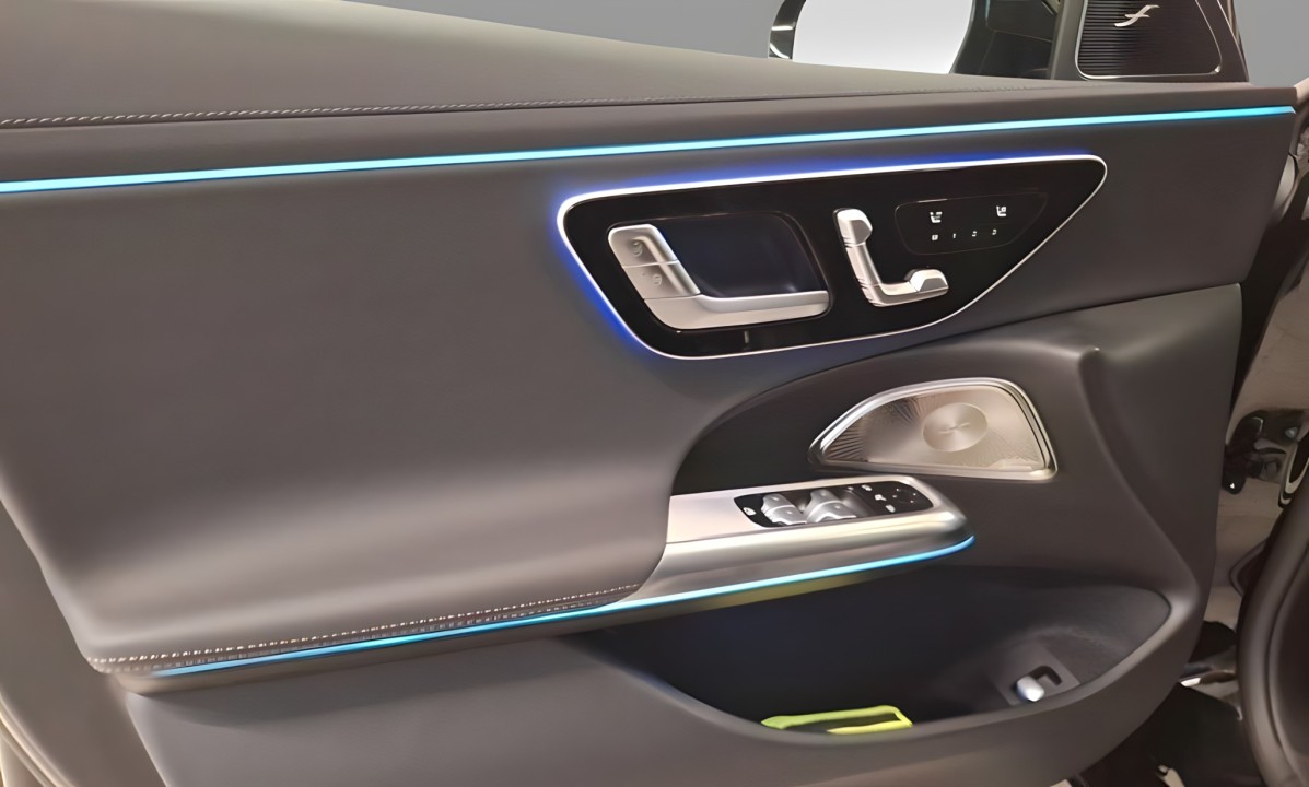 Mercedes-Benz E 300de 4MATIC AMG - foto 12