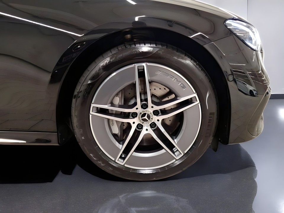 Mercedes-Benz E 300de 4MATIC AMG - foto 13