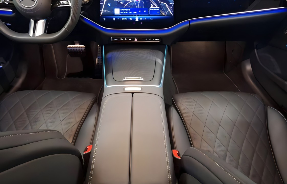 Mercedes-Benz E 300de 4MATIC AMG - foto 11