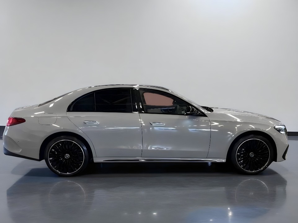 Mercedes-Benz E 300de 4MATIC AMG (2)