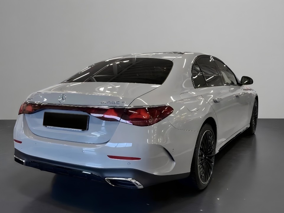 Mercedes-Benz E 300de 4MATIC AMG (3)