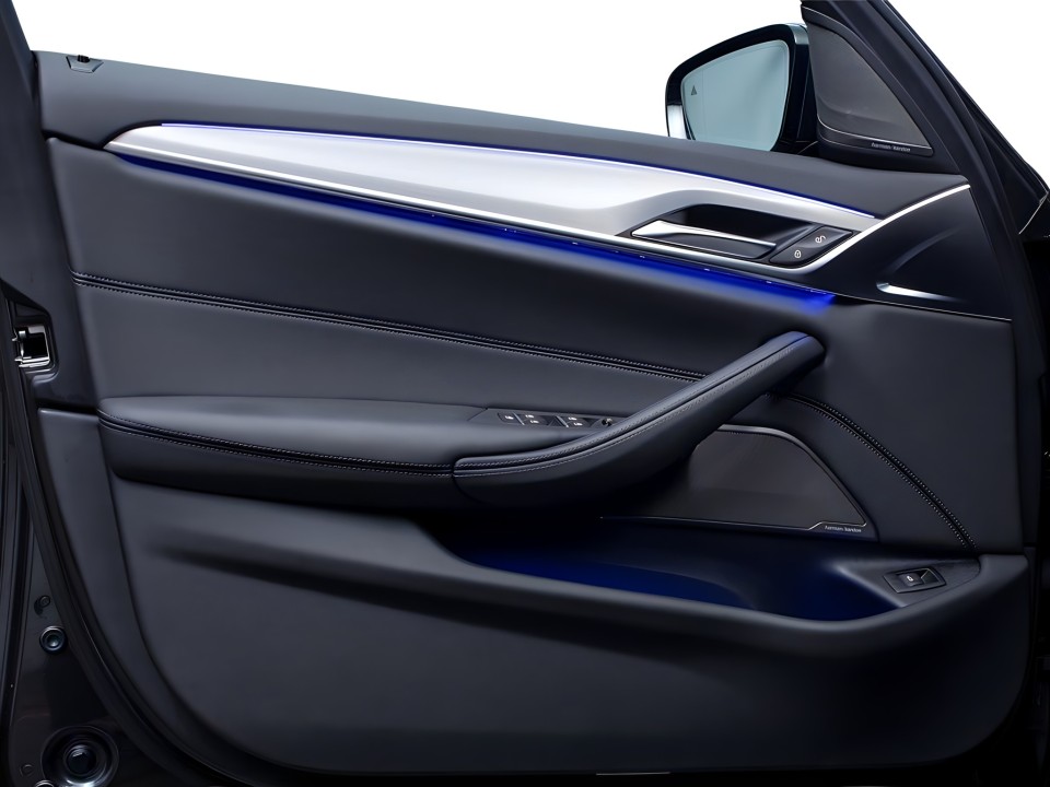 BMW Seria 5 520d M-Sport - foto 17