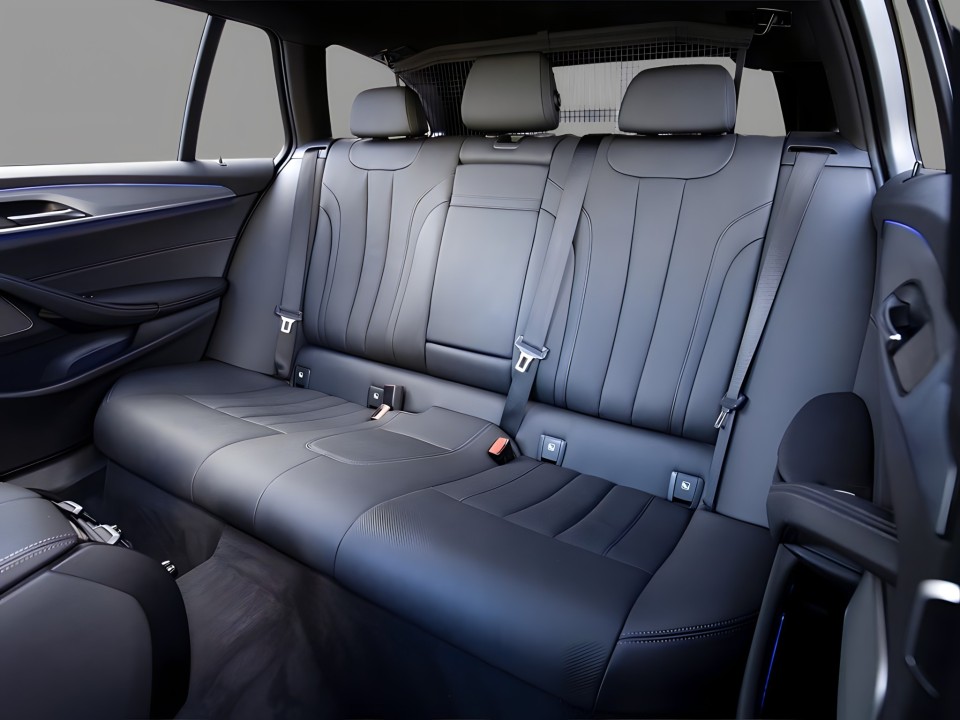 BMW Seria 5 520d M-Sport - foto 12