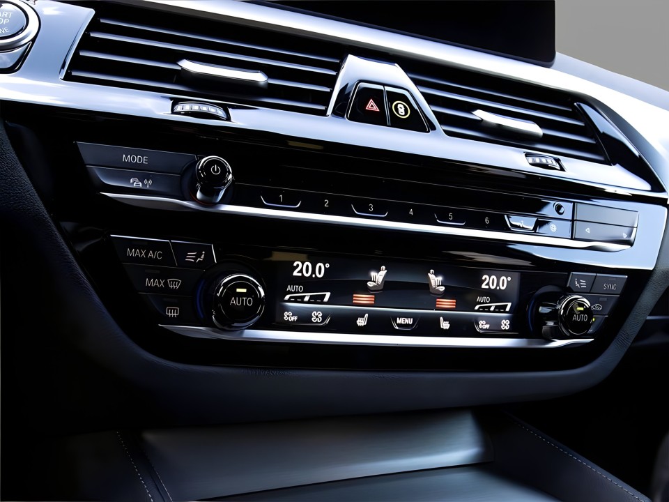 BMW Seria 5 520d M-Sport - foto 15