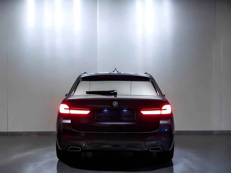 BMW Seria 5 520d M-Sport (4)