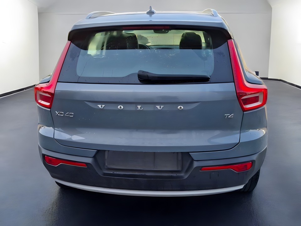 Volvo XC 40 T4 Momentum Pro (3)