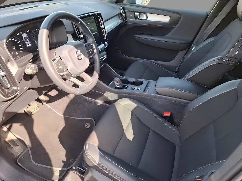 Volvo XC 40 T4 Momentum Pro (4)