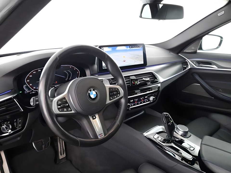 BMW Seria 5 520d M-Sport - foto 9