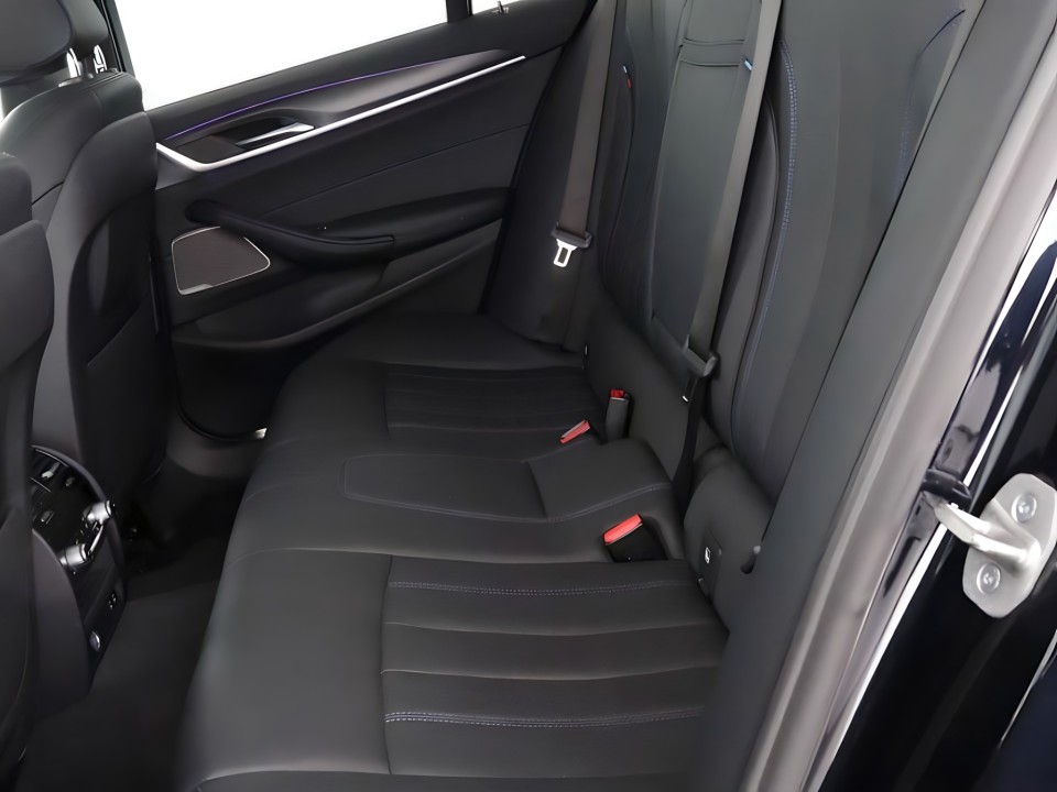 BMW Seria 5 520d M-Sport - foto 15