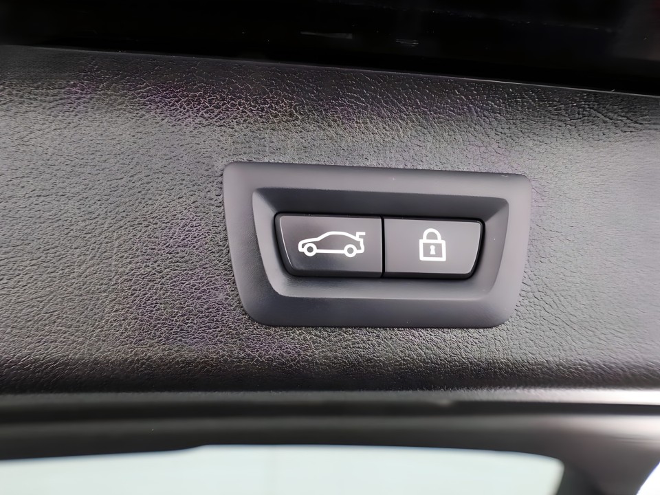 BMW Seria 5 520d M-Sport - foto 25