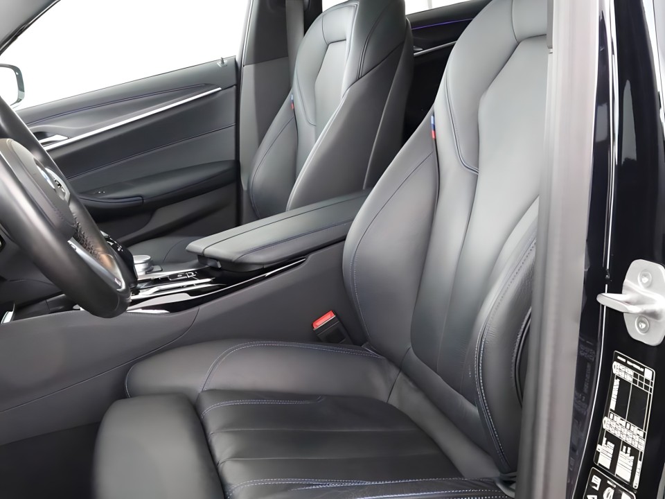 BMW Seria 5 520d M-Sport - foto 10