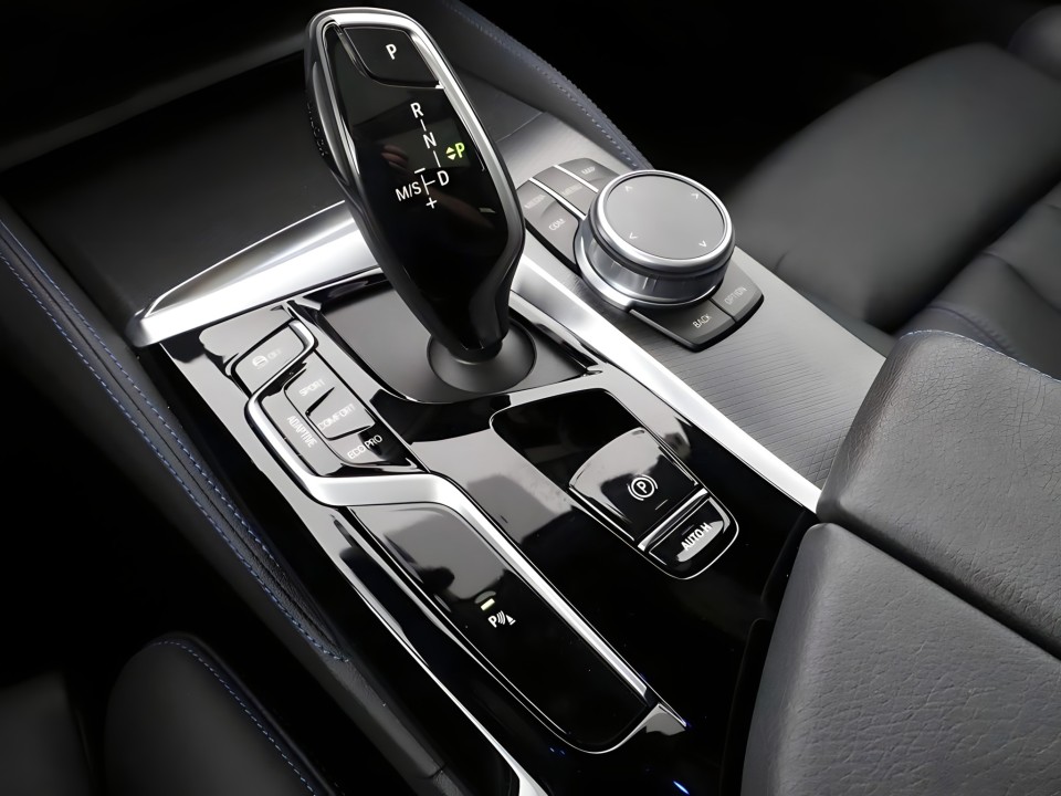 BMW Seria 5 520d M-Sport - foto 13